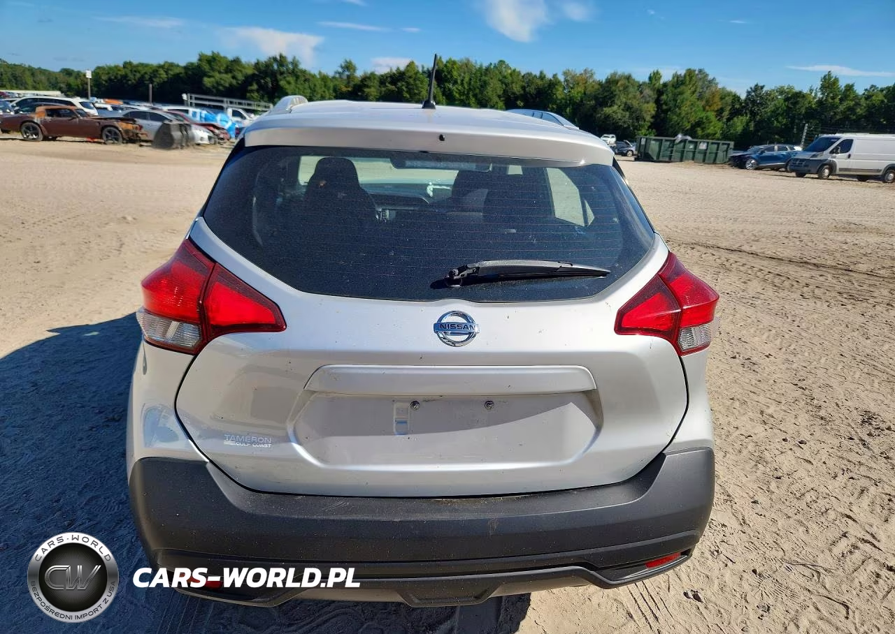 2019 Nissan Kicks S VIN:3N1CP5CU8KL565092 - 6