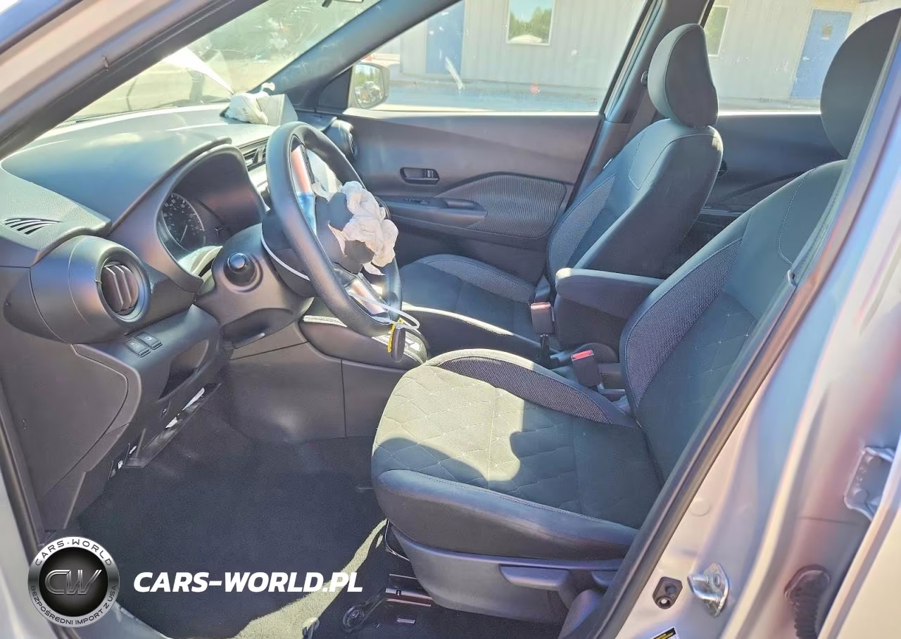 2019 Nissan Kicks S VIN:3N1CP5CU8KL565092 - 7