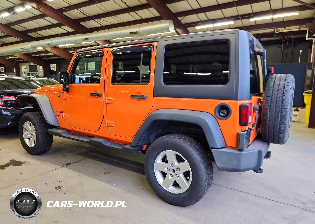 2013 Jeep Wrangler Unlimited Sport VIN:1C4BJWDG5DL520120 - 2