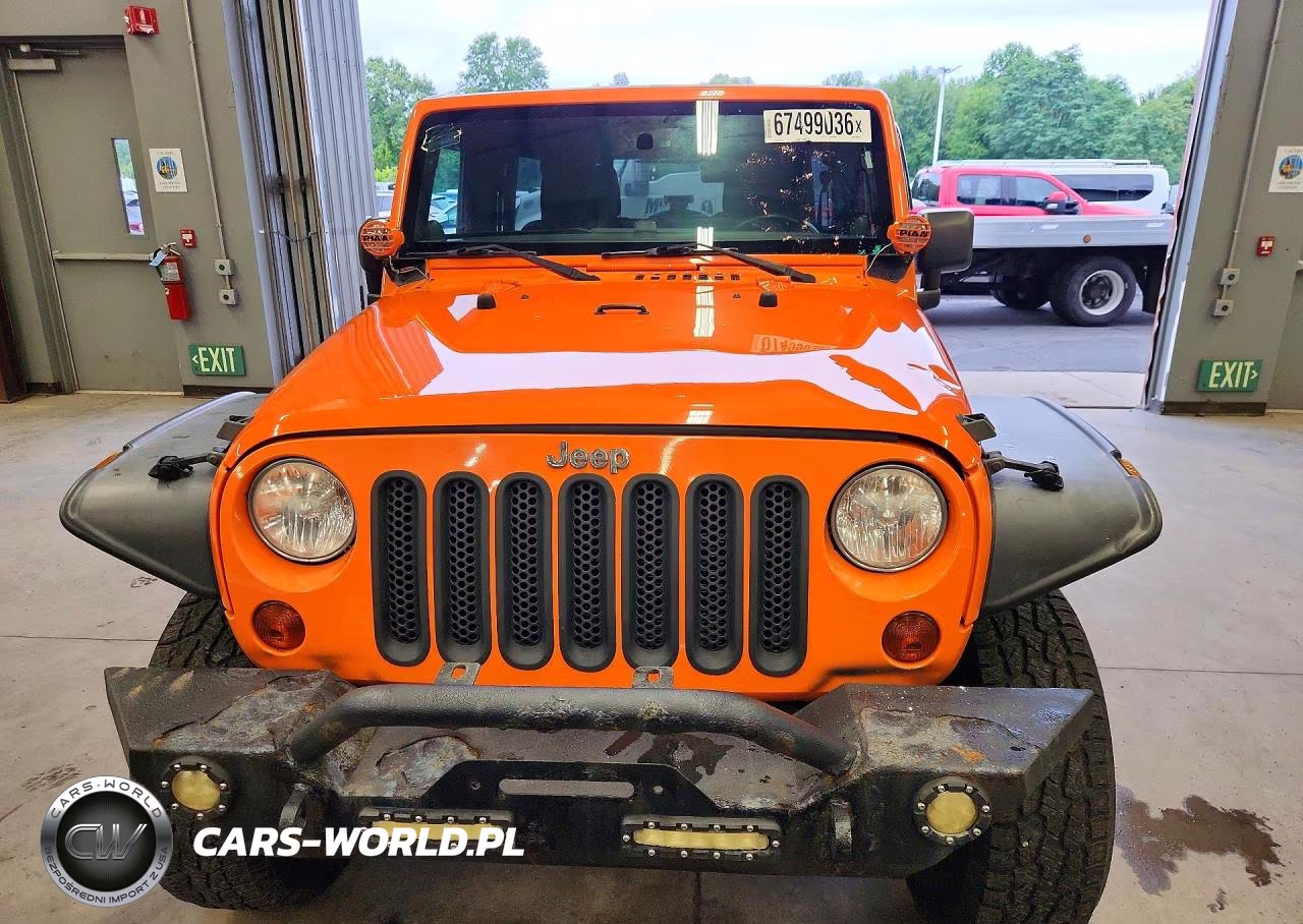 2013 Jeep Wrangler Unlimited Sport VIN:1C4BJWDG5DL520120 - 5
