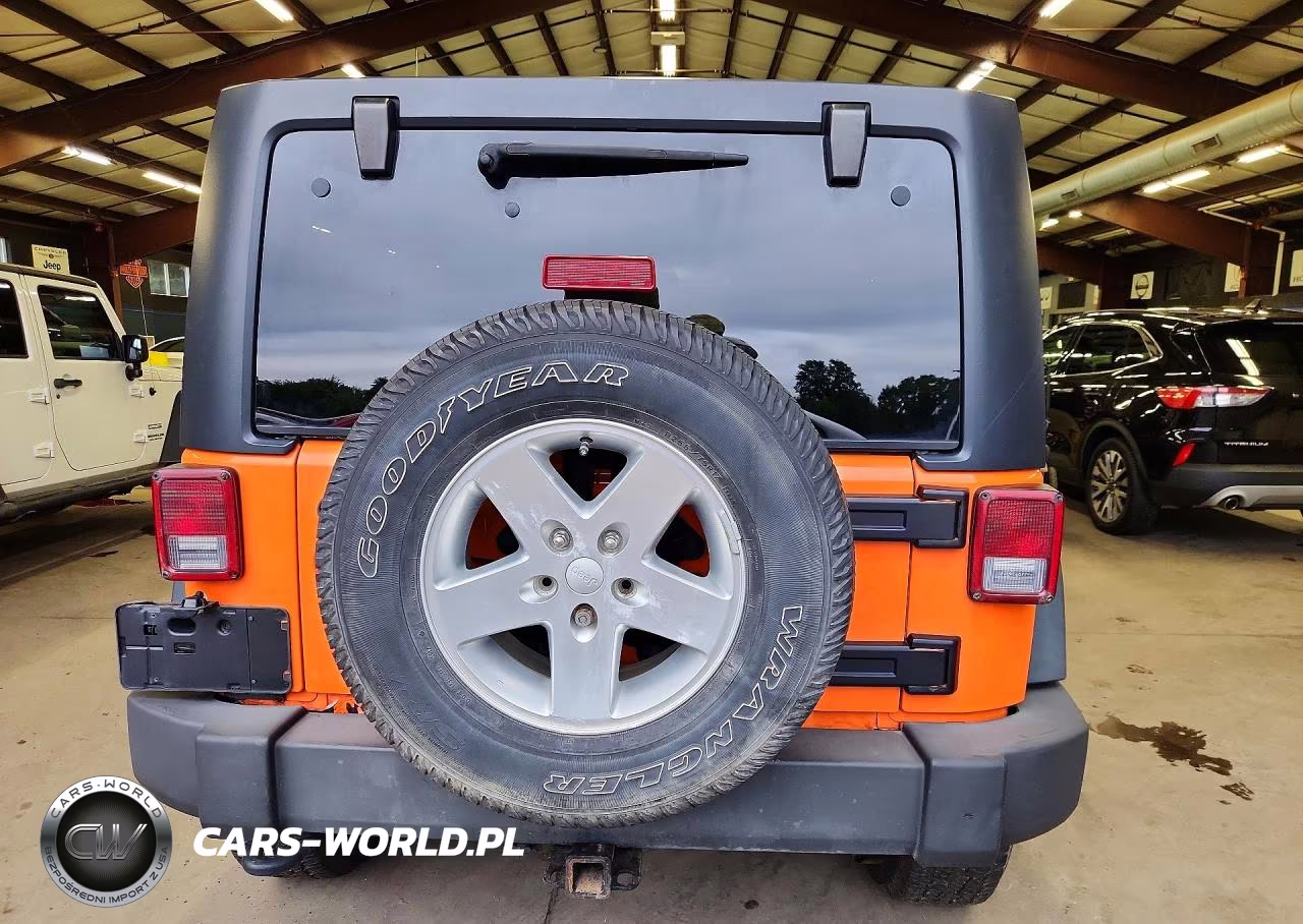 2013 Jeep Wrangler Unlimited Sport VIN:1C4BJWDG5DL520120 - 6