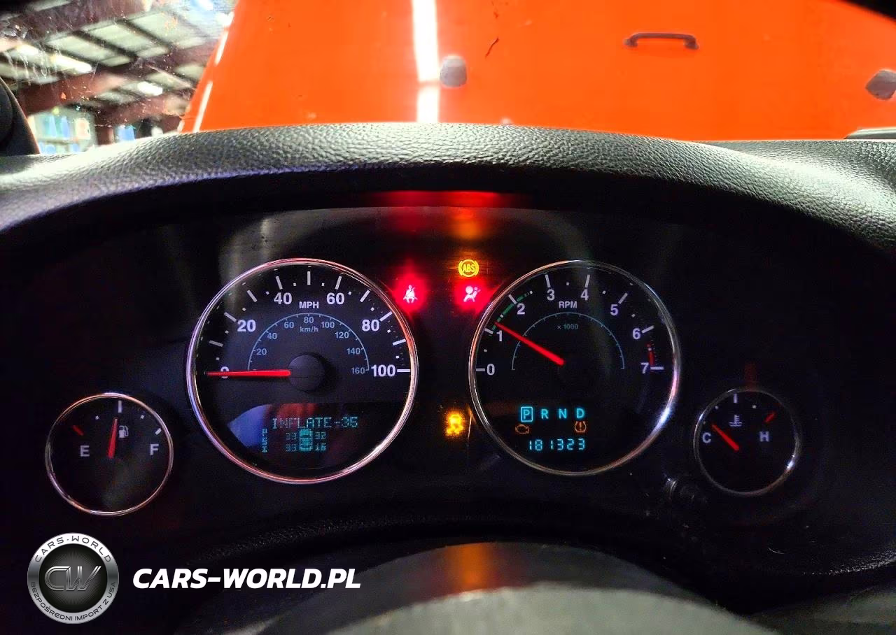 2013 Jeep Wrangler Unlimited Sport VIN:1C4BJWDG5DL520120 - 9