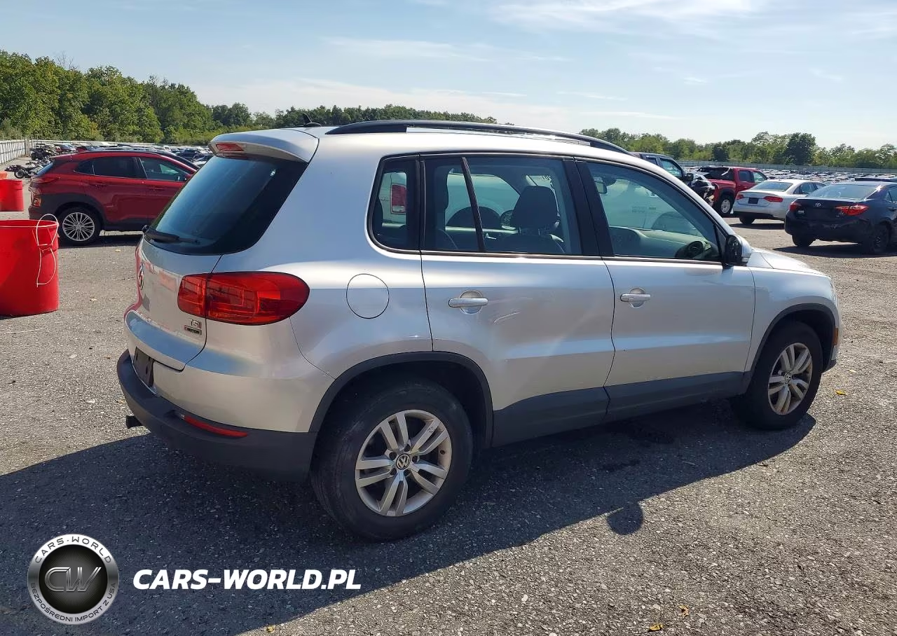 2016 Volkswagen Tiguan S VIN:WVGBV7AX4GW555132 - 3