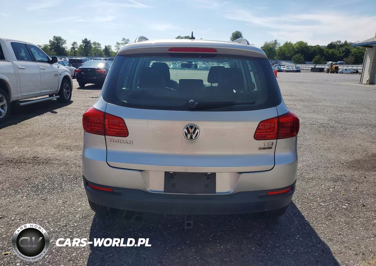 2016 Volkswagen Tiguan S VIN:WVGBV7AX4GW555132 - 6