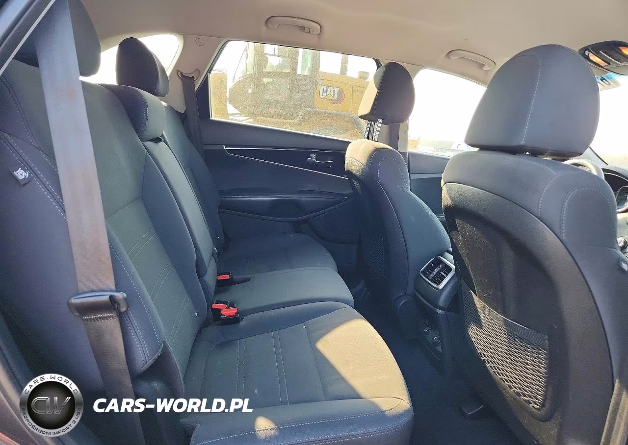 2019 Kia Sorento Lx V6 VIN:5XYPGDA51KG447770 - 11