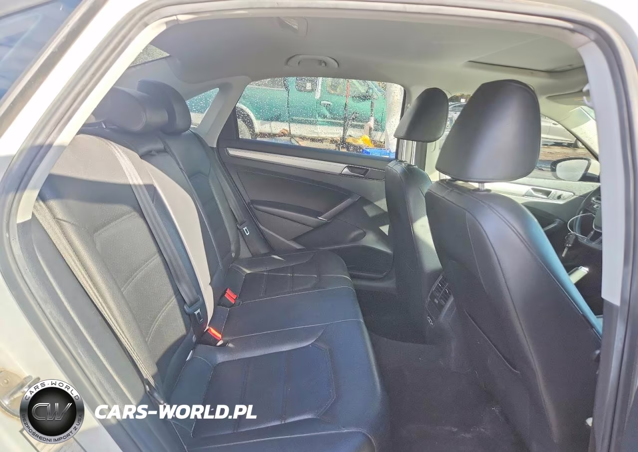 2019 Volkswagen Passat Wolfsburg VIN:1VWLA7A32KC012662 - 10