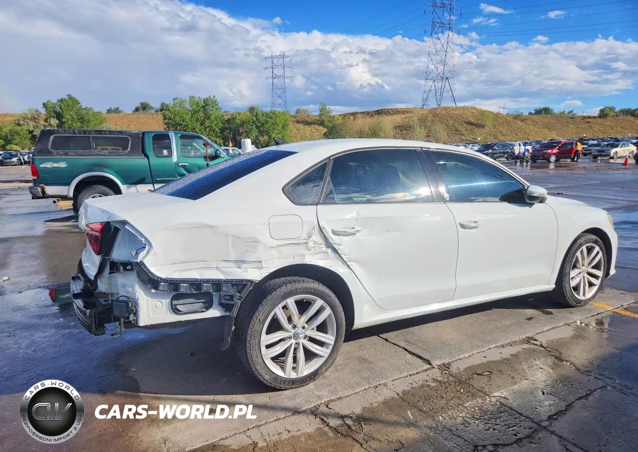 2019 Volkswagen Passat Wolfsburg VIN:1VWLA7A32KC012662 - 3
