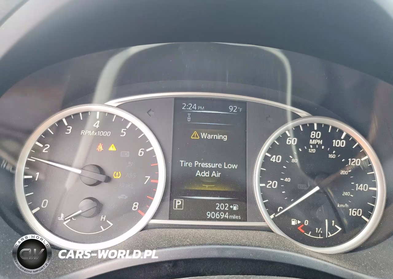2018 Nissan Sentra S VIN:3N1AB7AP9JY329521 - 9
