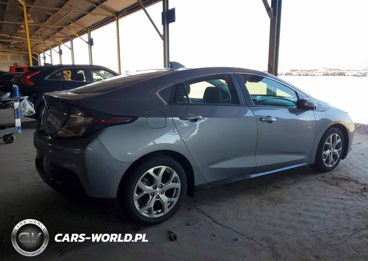 2018 Chevrolet Volt Premier VIN:1G1RB6S53JU152970 - 3