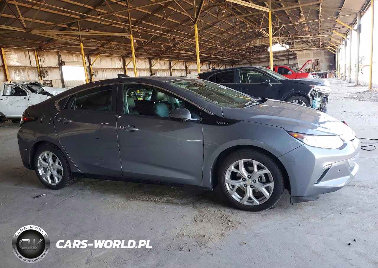 2018 Chevrolet Volt Premier VIN:1G1RB6S53JU152970 - 4