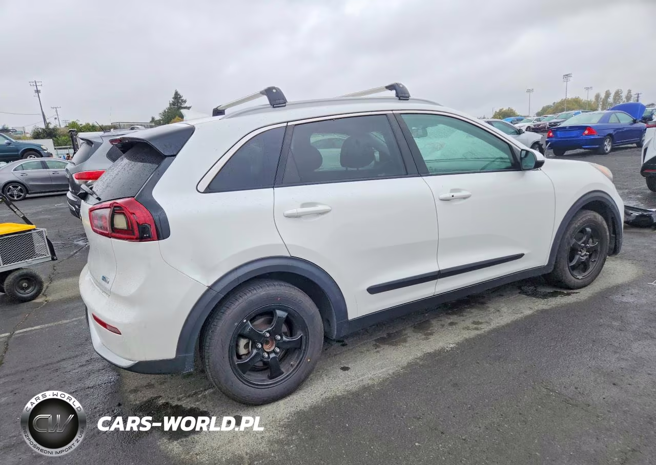 2019 Kia Niro Lx VIN:KNDCB3LC3K5266990 - 3