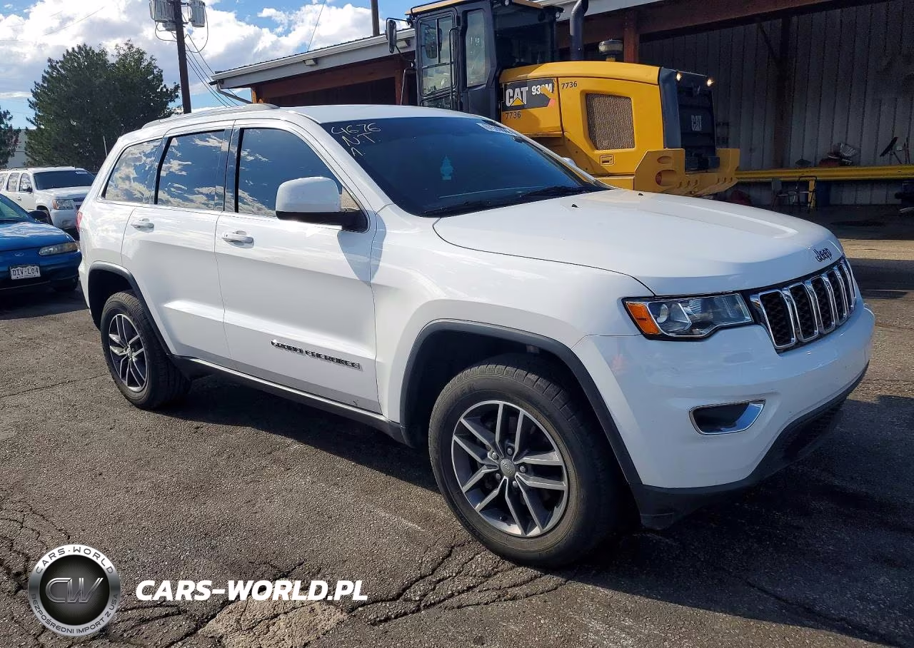 2018 Jeep Grand Cherokee Laredo VIN:1C4RJFAG3JC235317 - 4