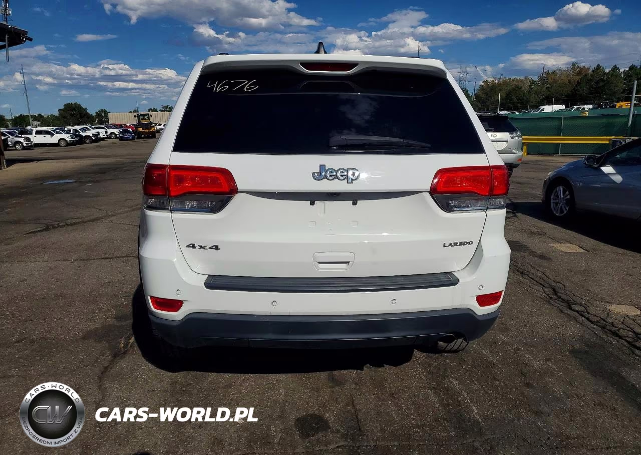 2018 Jeep Grand Cherokee Laredo VIN:1C4RJFAG3JC235317 - 6