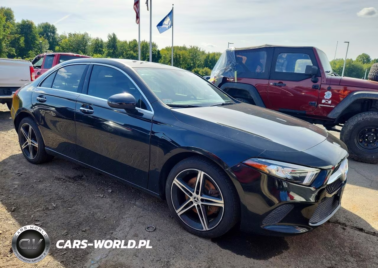 2021 Mercedes-Benz A 220 4Matic VIN:W1K3G4FB2MJ268367 - 4