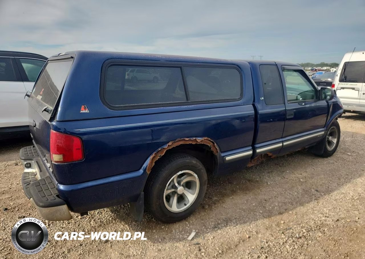 2003 Chevrolet S Truck S10 VIN:1GCCS19X338215357 - 3