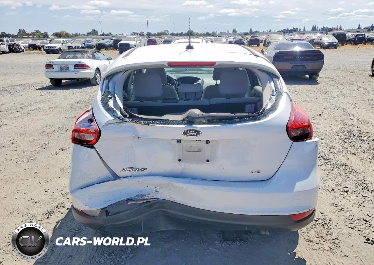 2015 Ford Focus Se VIN:1FADP3K22FL318745 - 6
