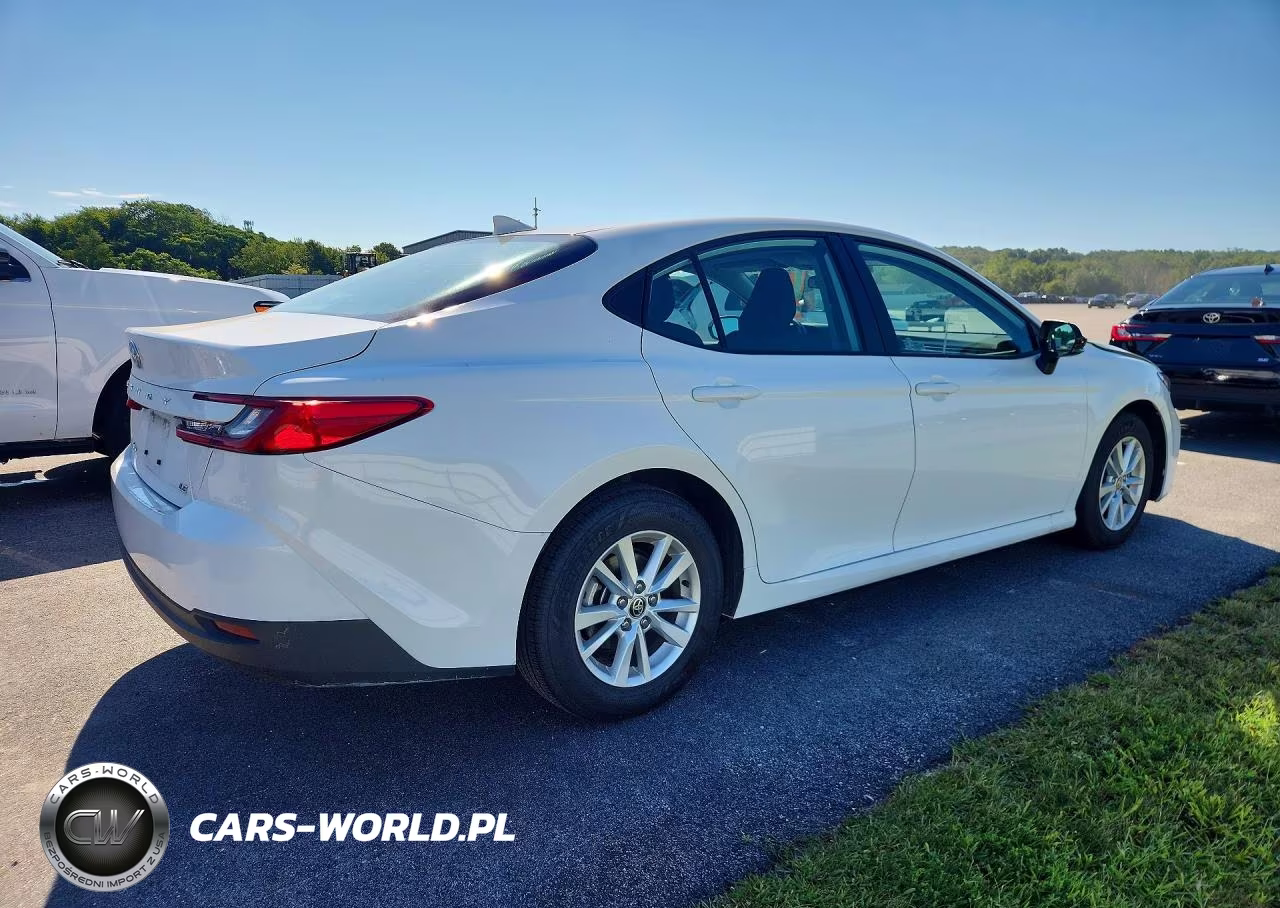 2026 Toyota Camry Le VIN:4T1DAACK8TU271155 - 3