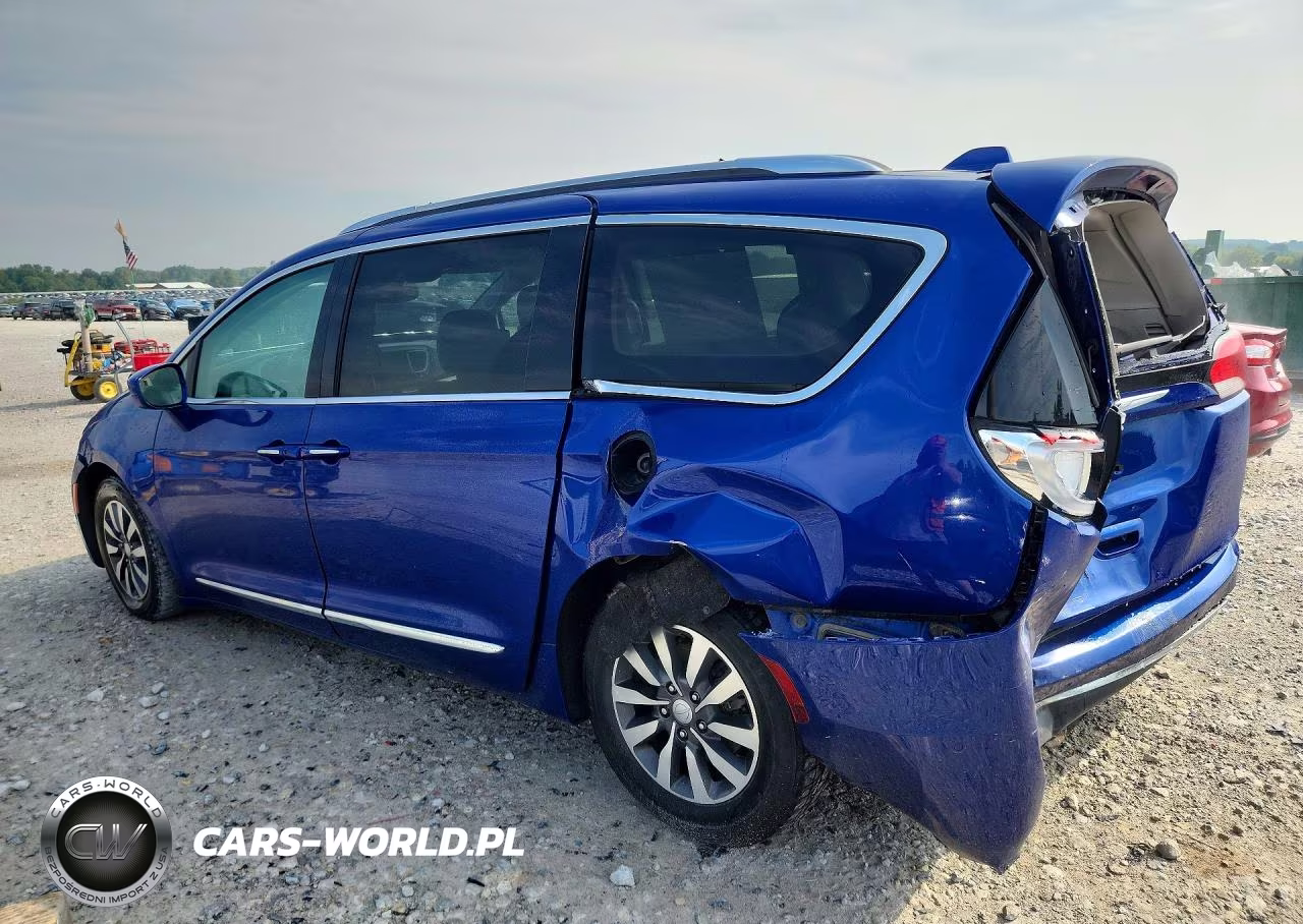 2020 Chrysler Pacifica Touring L Plus VIN:2C4RC1EGXLR123082 - 2