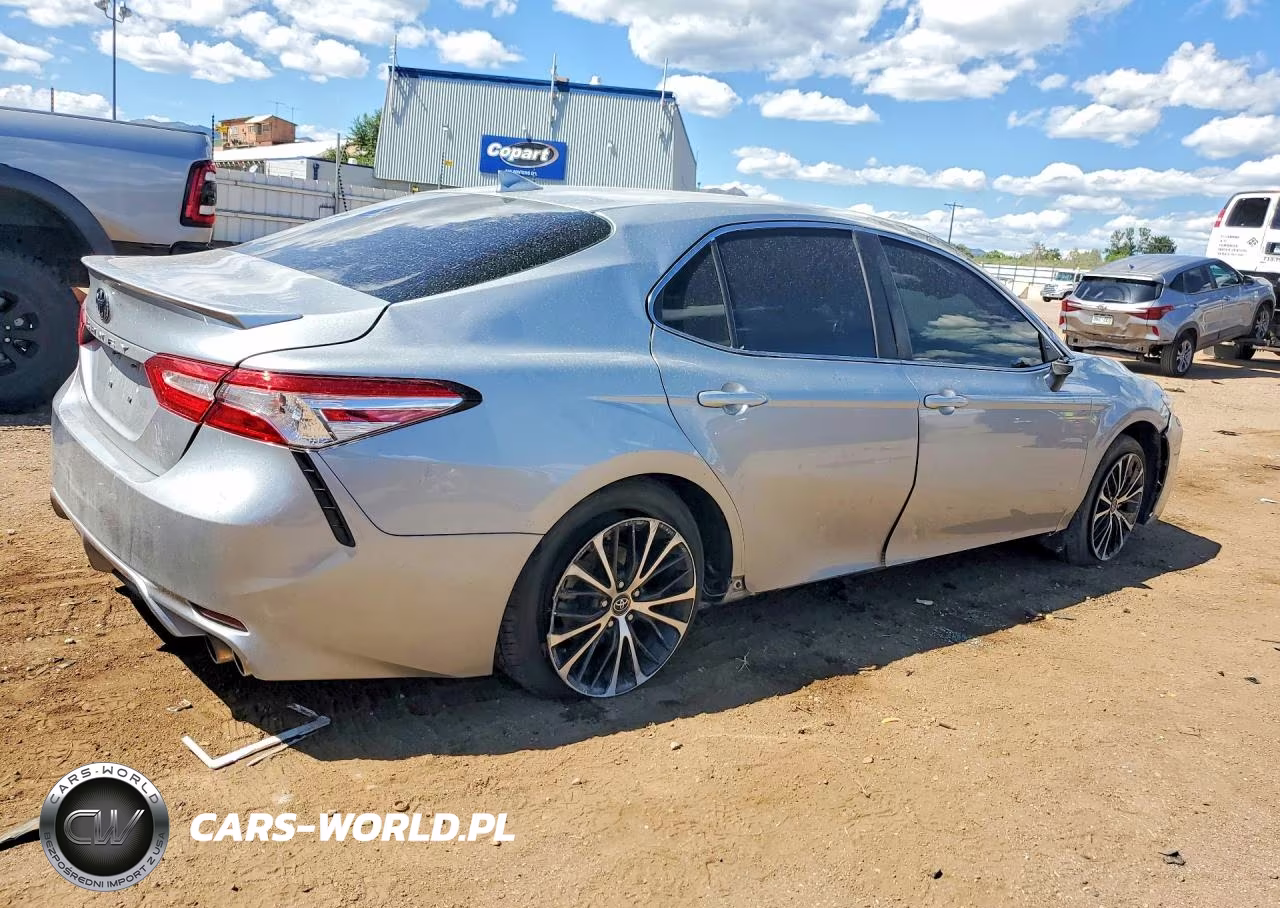 2020 Toyota Camry Se VIN:4T1G11AK0LU336371 - 3