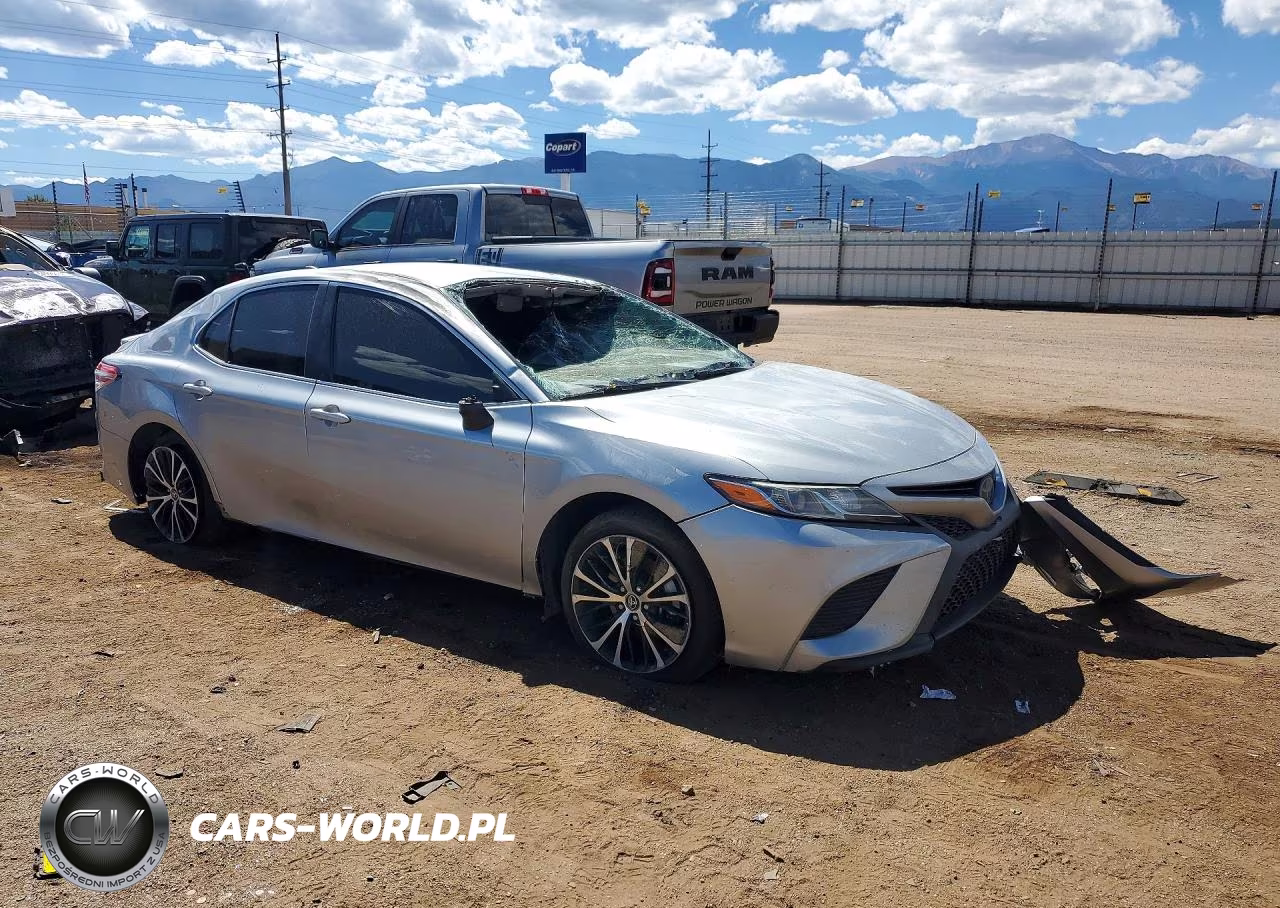 2020 Toyota Camry Se VIN:4T1G11AK0LU336371 - 4