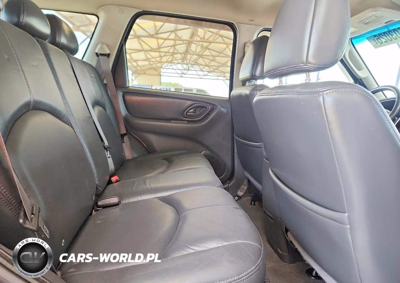 2005 Mazda Tribute S VIN:4F2CZ96175KM07106 - 10