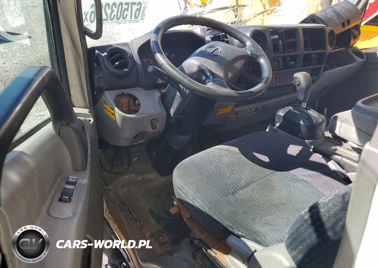 2015 Hino 195 Refrigerated Box Truck VIN:JHHRDM2H8FK001980 - 8