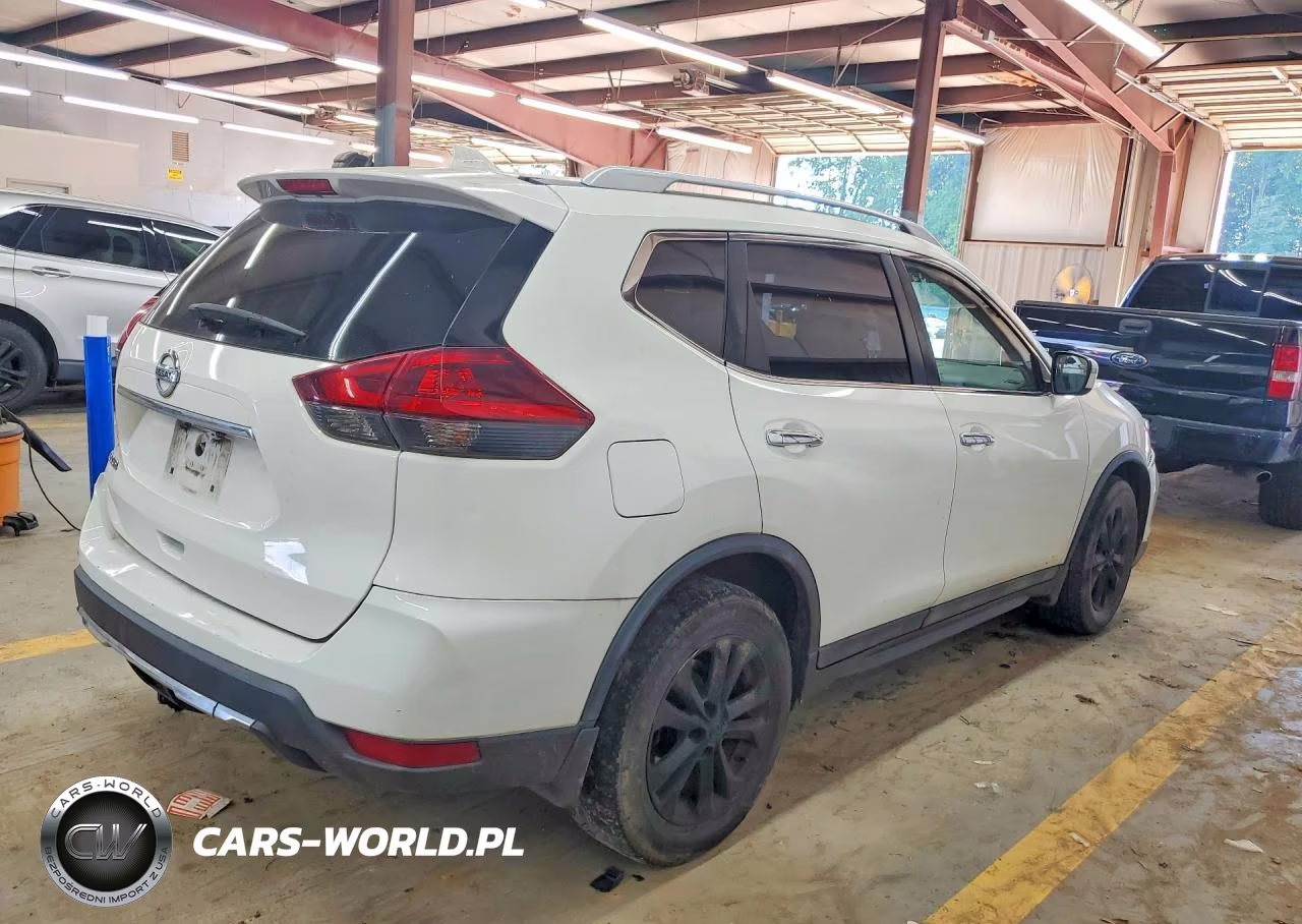 2018 Nissan Rogue S VIN:5N1AT2MT9JC807270 - 3