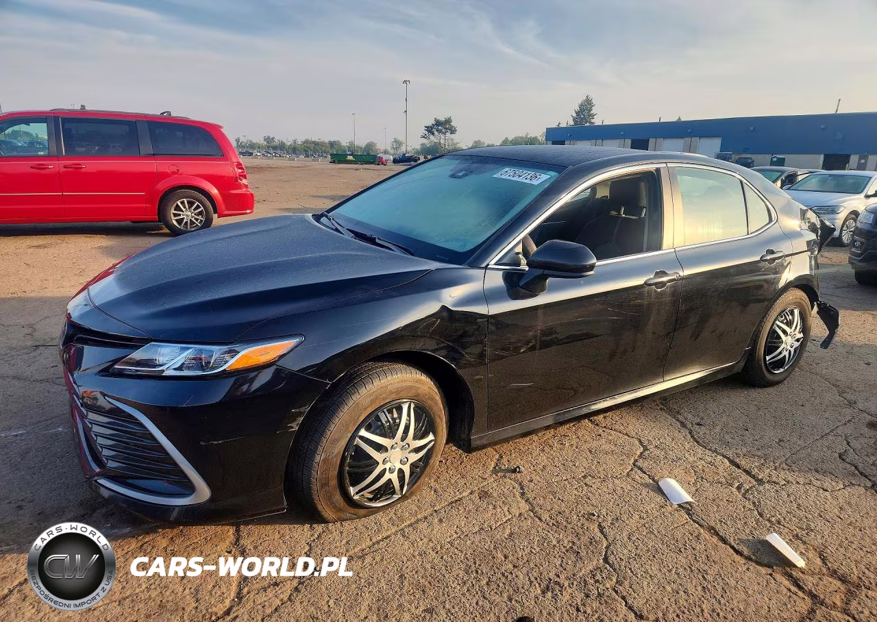 2024 Toyota Camry Le – zdjęcie 1 z 12