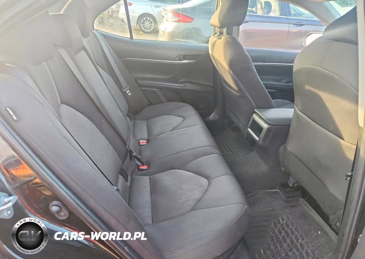 2024 Toyota Camry Le VIN:4T1C31AK0RU064289 - 10