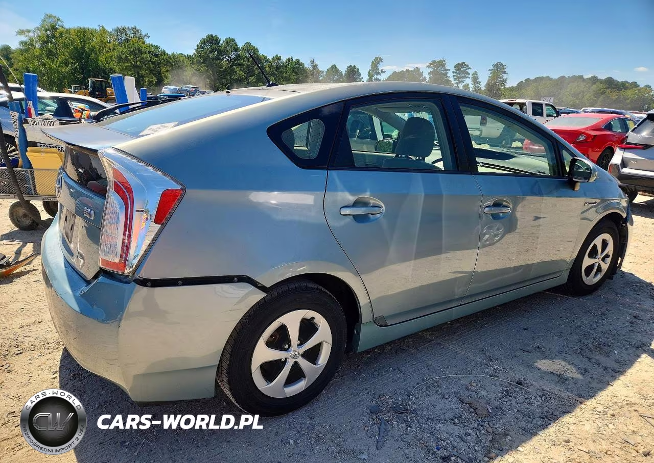 2014 Toyota Prius Two VIN:JTDKN3DU9E1752581 - 3