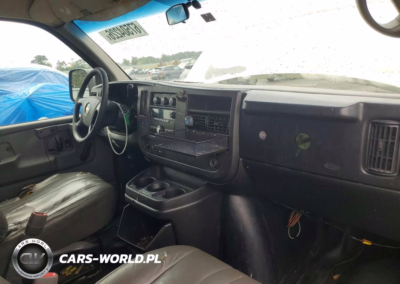 2008 Chevrolet Express VIN:1GCGG25C881221733 - 8