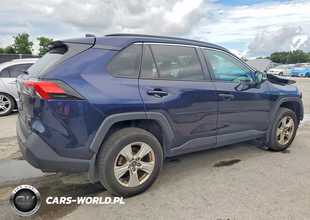 2020 Toyota Rav4 Xle VIN:2T3P1RFV2LW098807 - 3