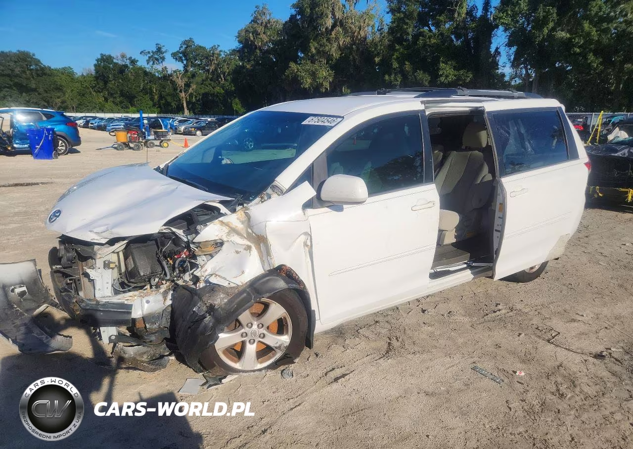 2013 Toyota Sienna Le