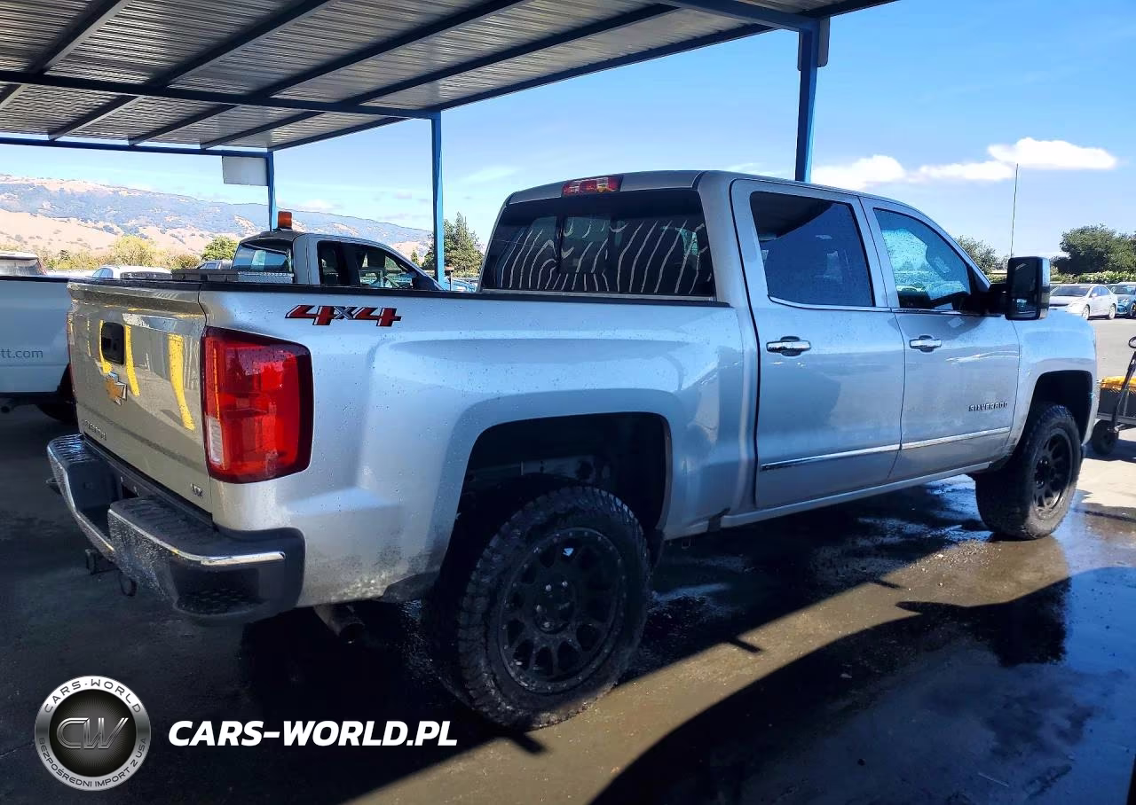 2018 Chevrolet Silverado K1500 Ltz VIN:3GCUKSEC5JG302116 - 3