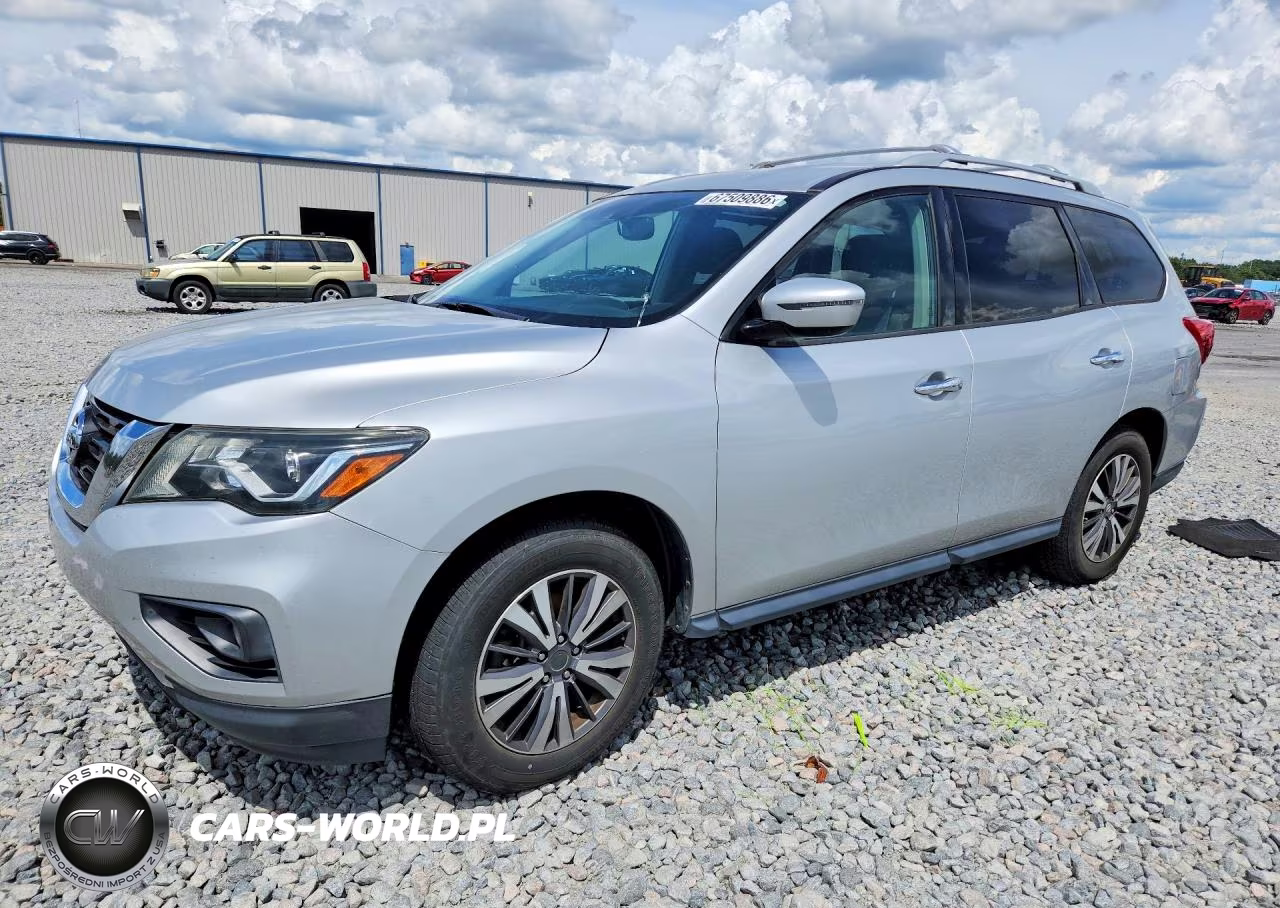 2017 Nissan Pathfinder Sv