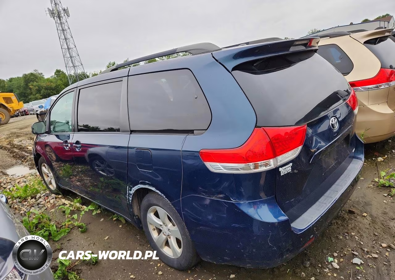 2012 Toyota Sienna Le VIN:5TDKK3DC8CS249835 - 2