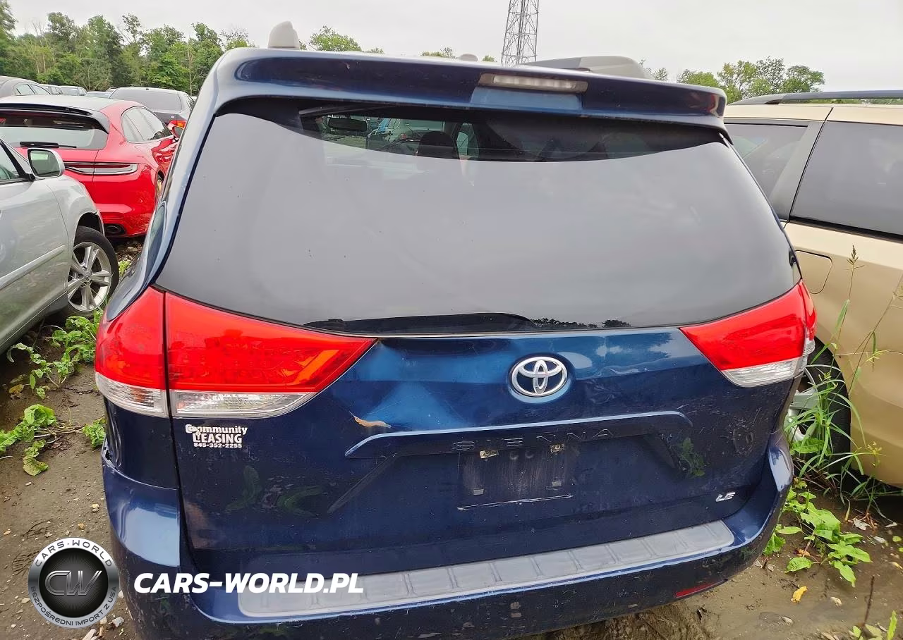 2012 Toyota Sienna Le VIN:5TDKK3DC8CS249835 - 6