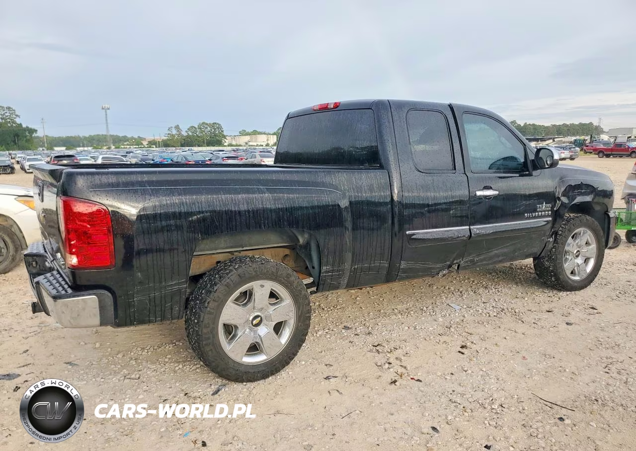 2011 Chevrolet Silverado C1500 Lt VIN:1GCRCSE06BZ212306 - 3