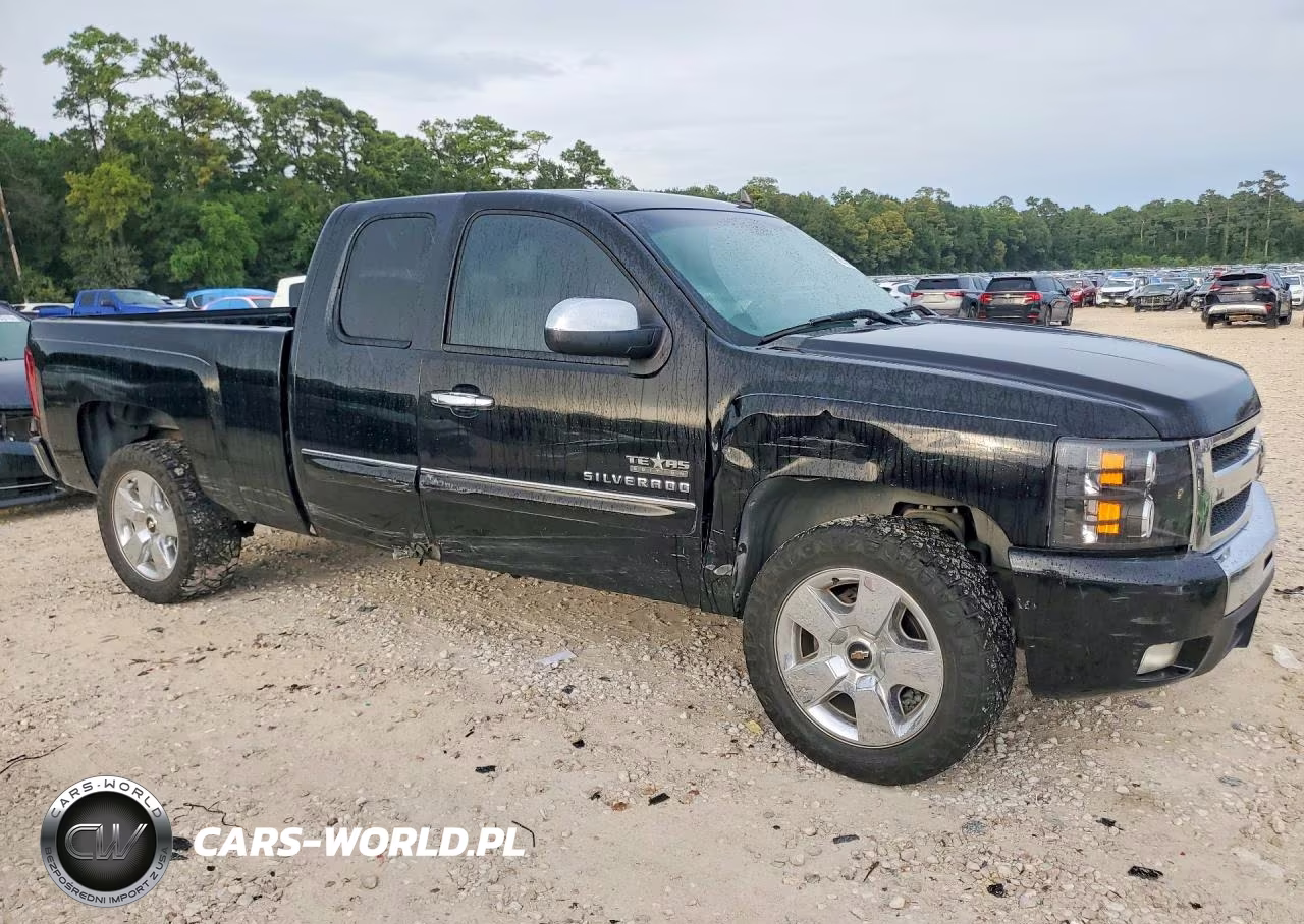 2011 Chevrolet Silverado C1500 Lt VIN:1GCRCSE06BZ212306 - 4