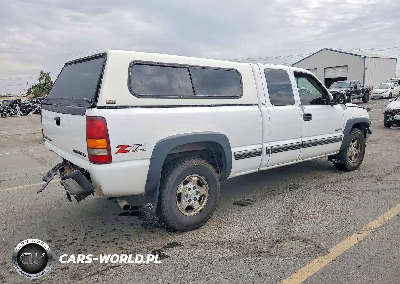 2002 Chevrolet Silverado K1500 VIN:2GCEK19TX21100956 - 3