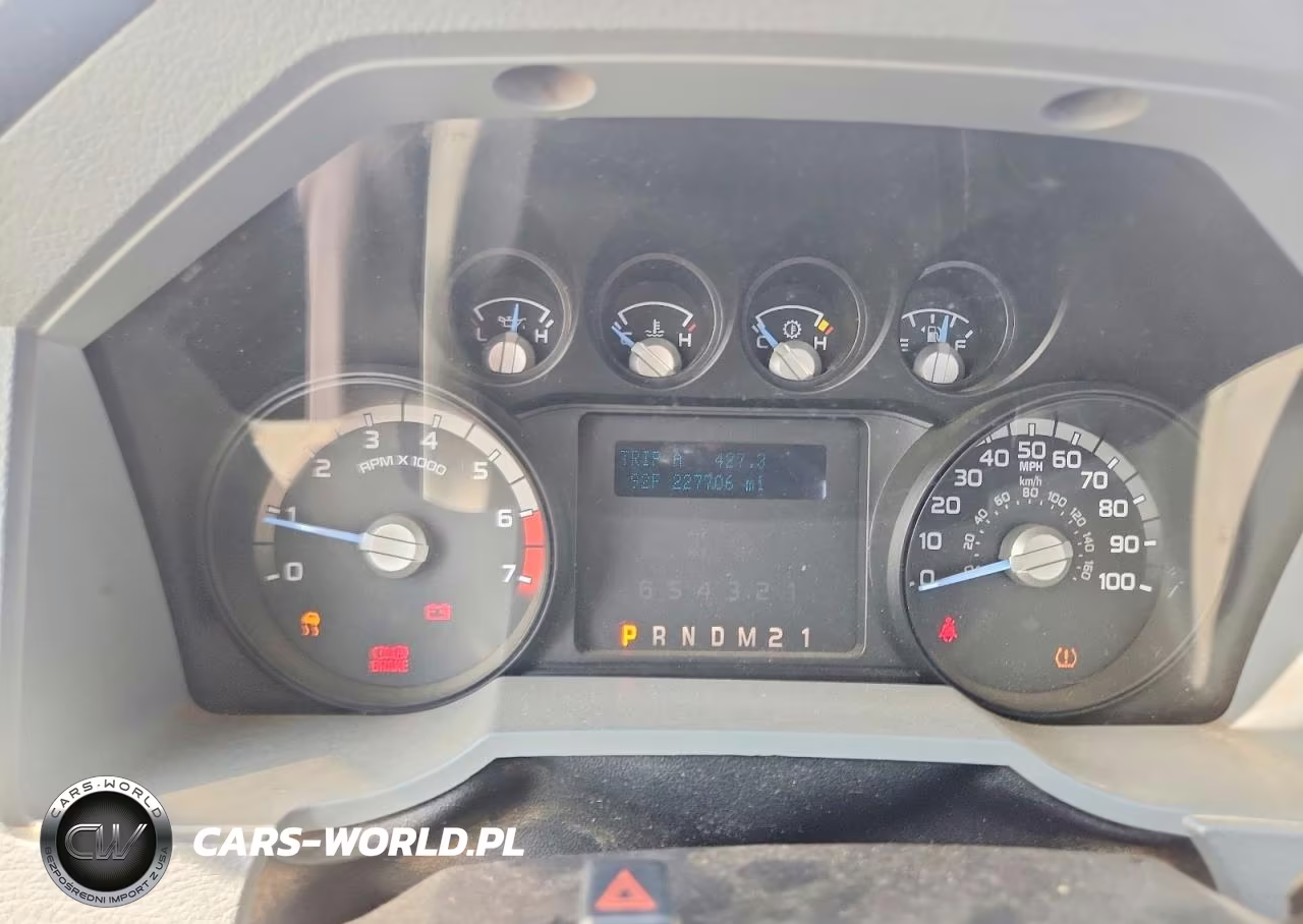 2012 Ford F350 Super Duty VIN:1FDBF3B68CEA08621 - 9