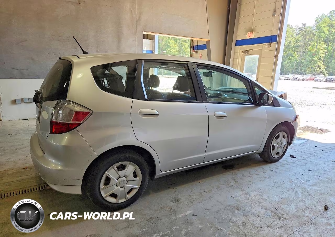 2012 Honda Fit VIN:JHMGE8H39CC001128 - 3