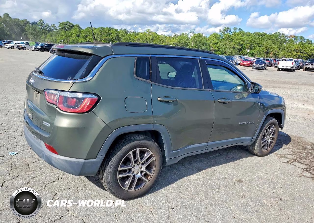 2018 Jeep Compass Latitude VIN:3C4NJCBB6JT186554 - 3