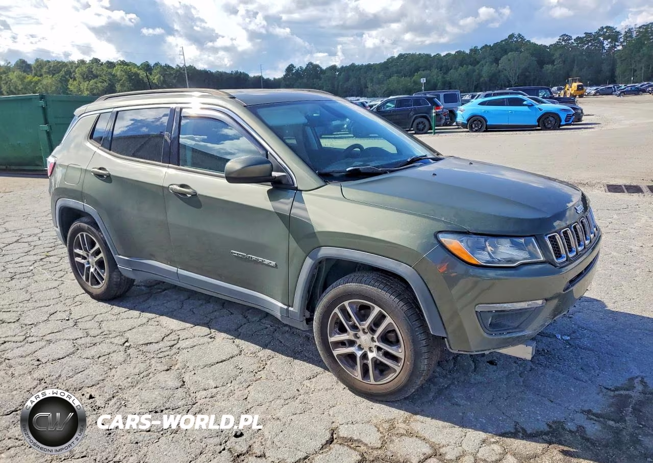 2018 Jeep Compass Latitude VIN:3C4NJCBB6JT186554 - 4