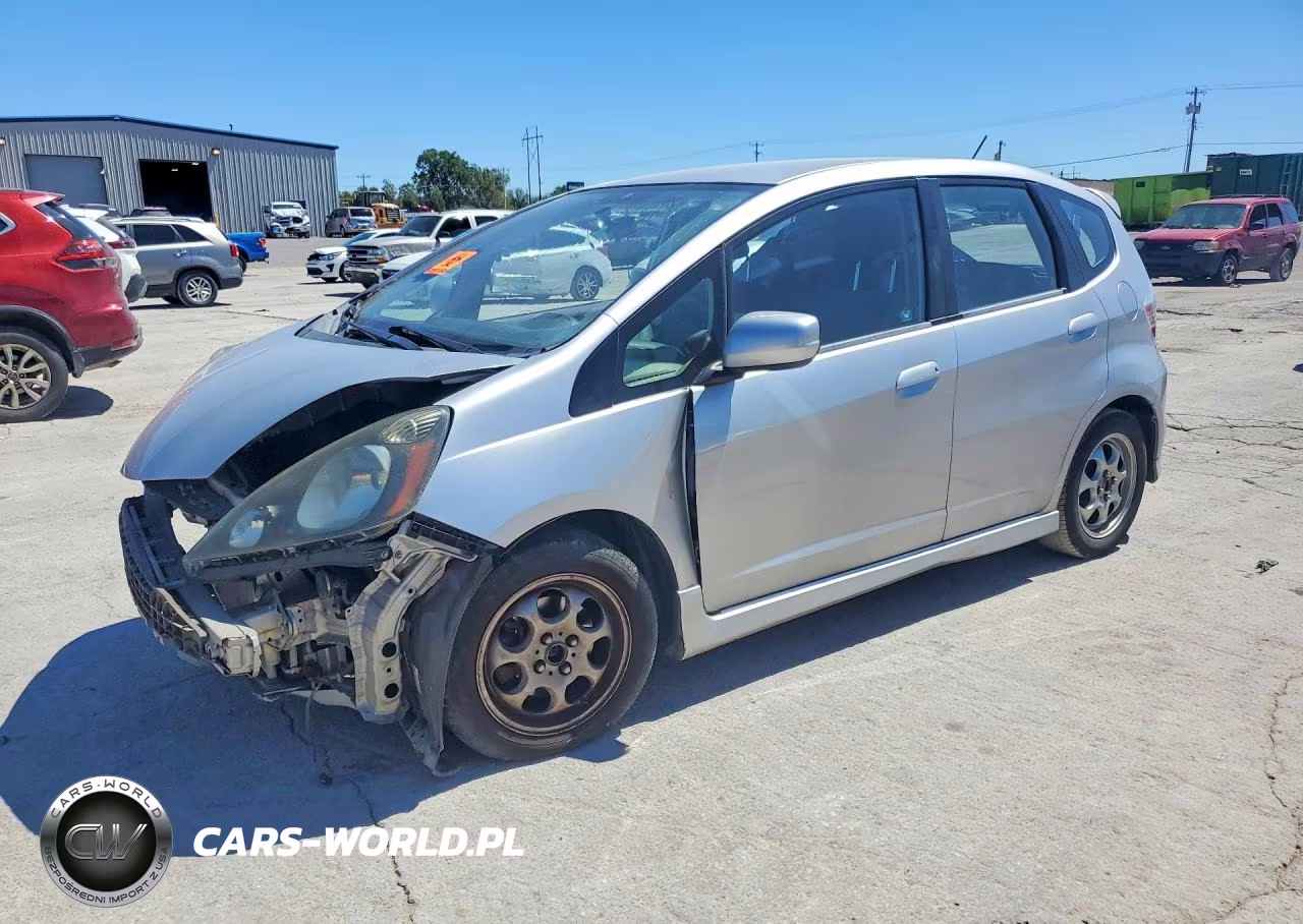2013 Honda Fit Sport VIN:JHMGE8H50DC053847 - 1