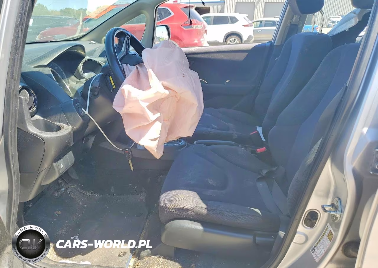 2013 Honda Fit Sport VIN:JHMGE8H50DC053847 - 7