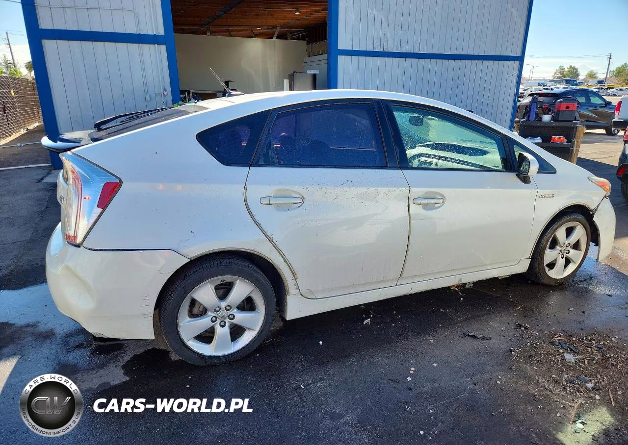 2014 Toyota Prius Five VIN:JTDKN3DU1E0378523 - 3