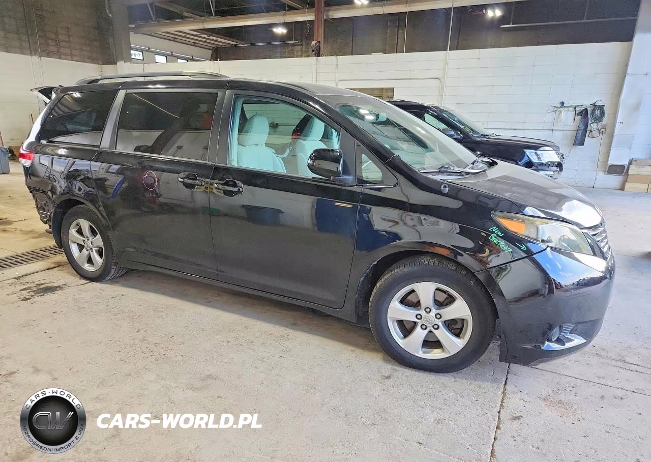 2013 Toyota Sienna Le VIN:5TDKK3DC5DS353281 - 4