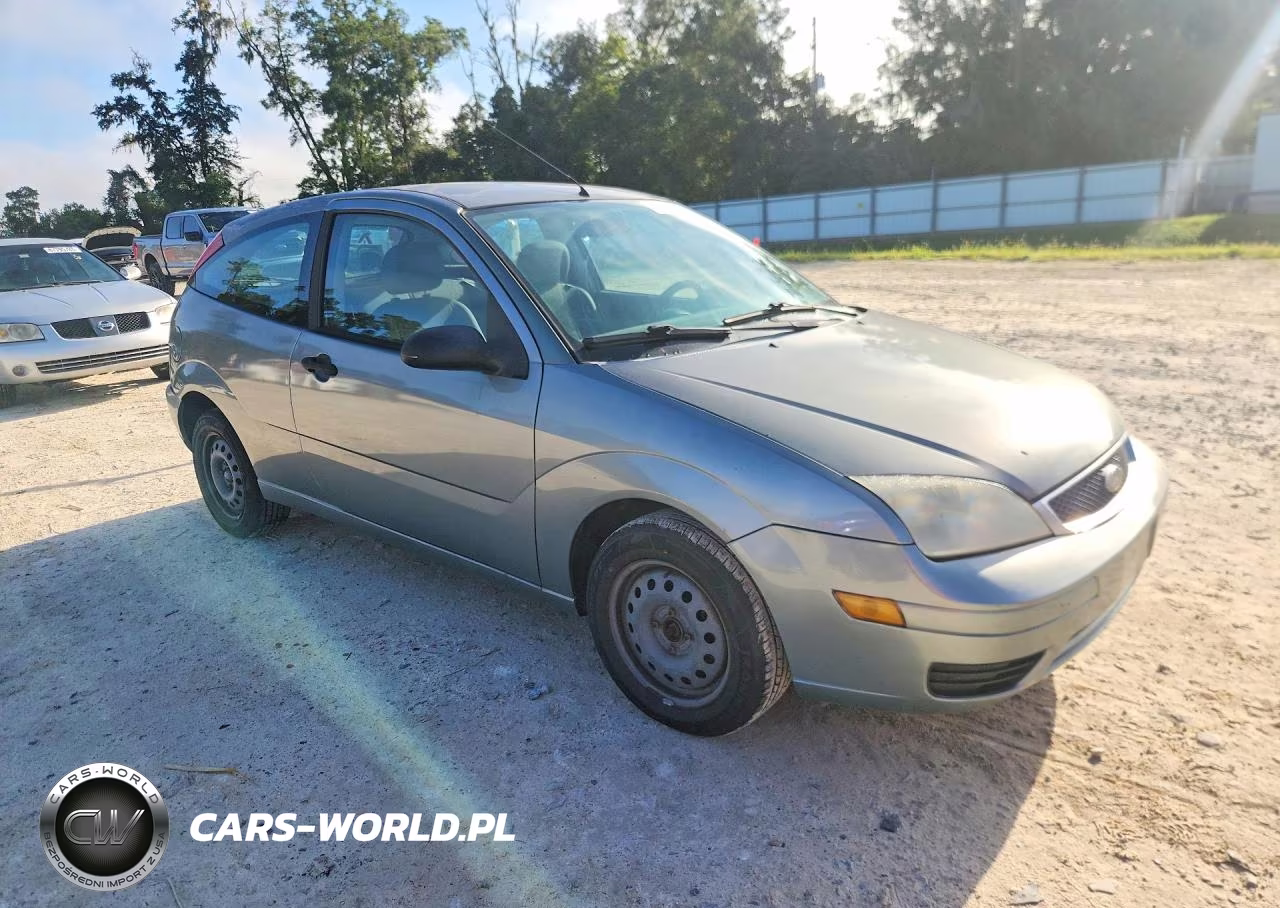 2005 Ford Focus Zx3 VIN:3FAHP31N15R125919 - 4