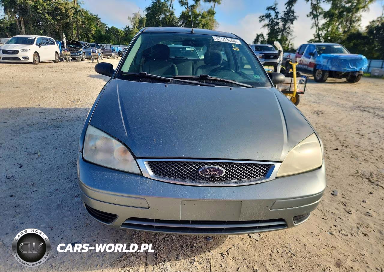 2005 Ford Focus Zx3 VIN:3FAHP31N15R125919 - 5